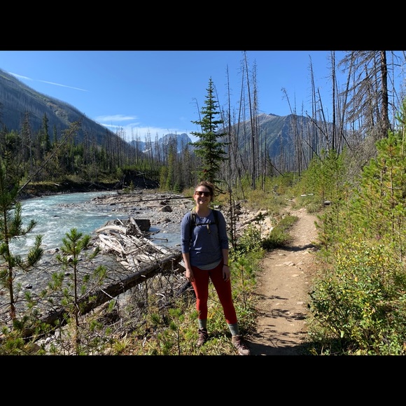 Meet your Posher, Olivia - Picture 2 of 2